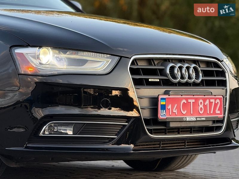 Седан Audi A4 2012 в Зборові