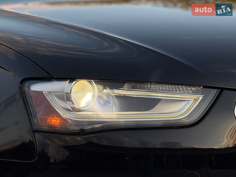 Седан Audi A4 2012 в Зборові