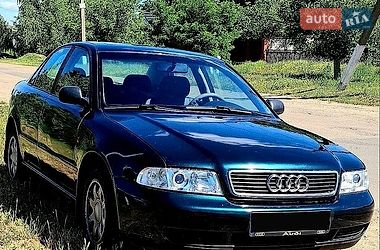 Седан Audi A4 1995 в Одесі