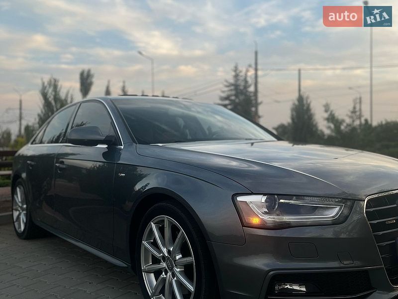 Седан Audi A4 2014 в Дніпрі