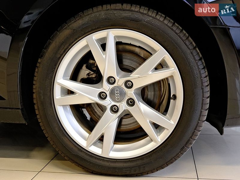 Седан Audi A4 2016 в Одессе