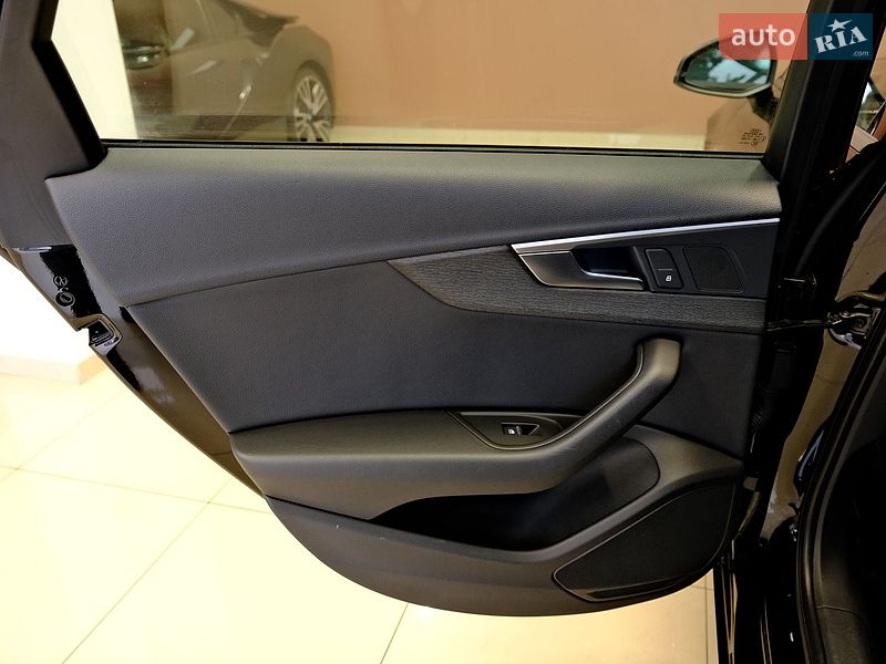 Седан Audi A4 2016 в Одессе