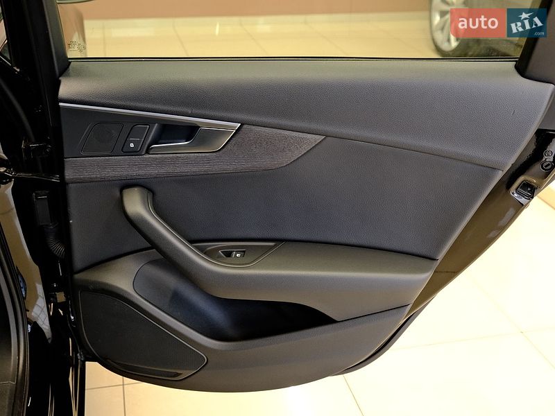 Седан Audi A4 2016 в Одессе