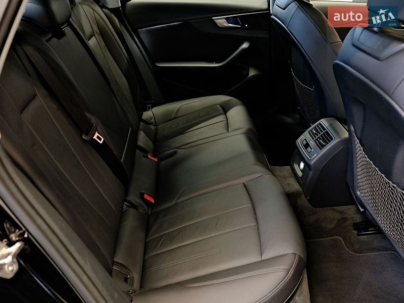 Седан Audi A4 2016 в Одессе