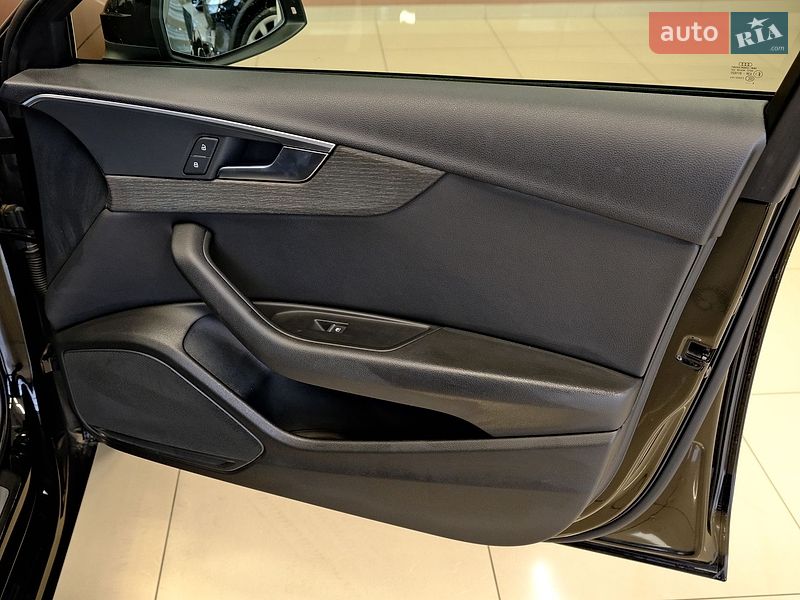 Седан Audi A4 2016 в Одессе