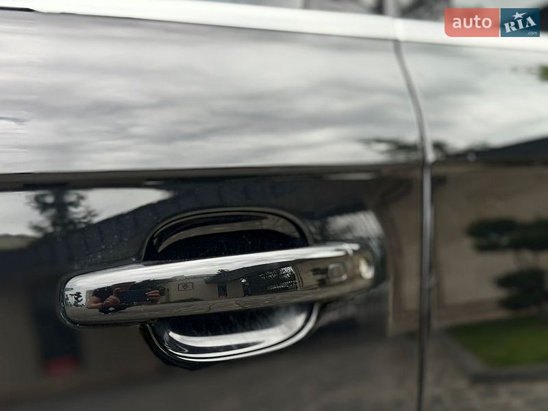 Седан Audi A4 2015 в Львові