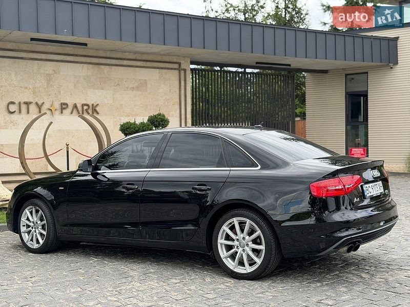Седан Audi A4 2015 в Львові