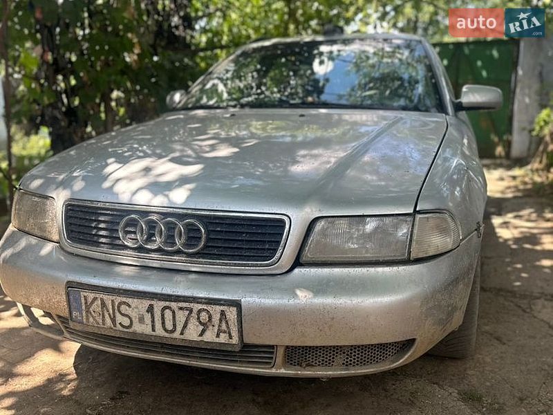Универсал Audi A4 1998 в Снигиревке