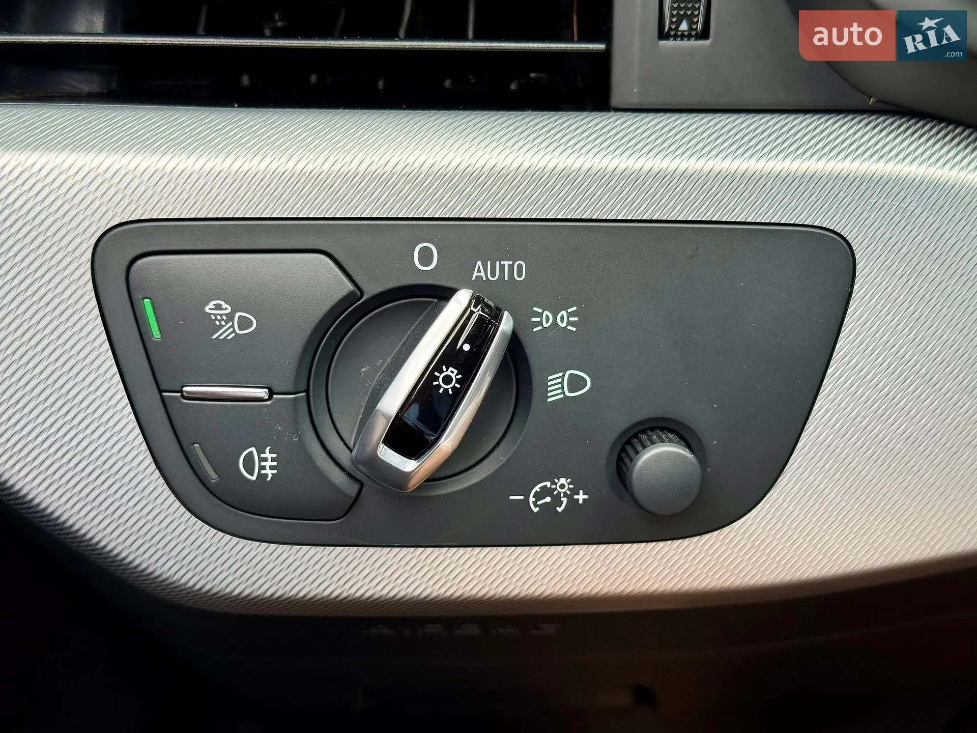 2016 Audi A4 - мініатюра 20
