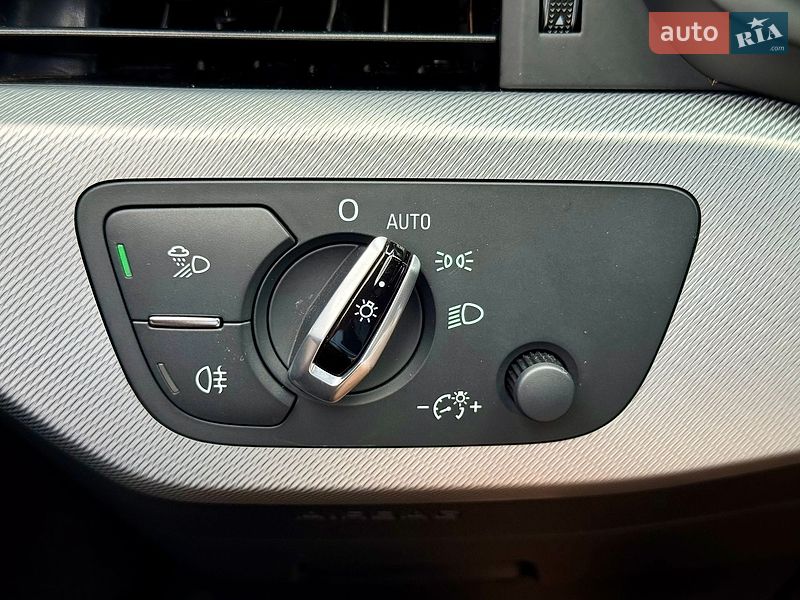 Седан Audi A4 2016 в Харькове