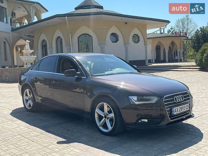 Седан Audi A4 2012 в Харькове