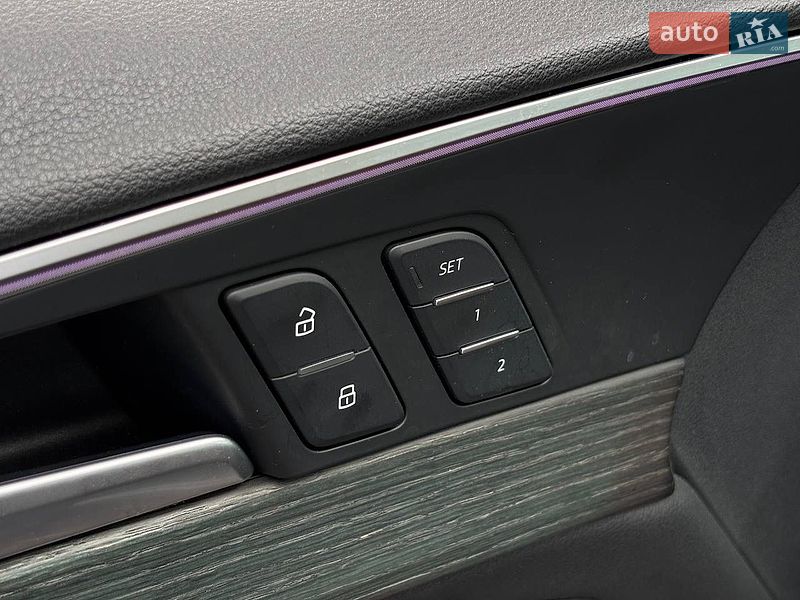 Седан Audi A4 2017 в Львові