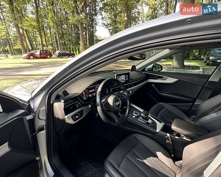Седан Audi A4 2018 в Харкові