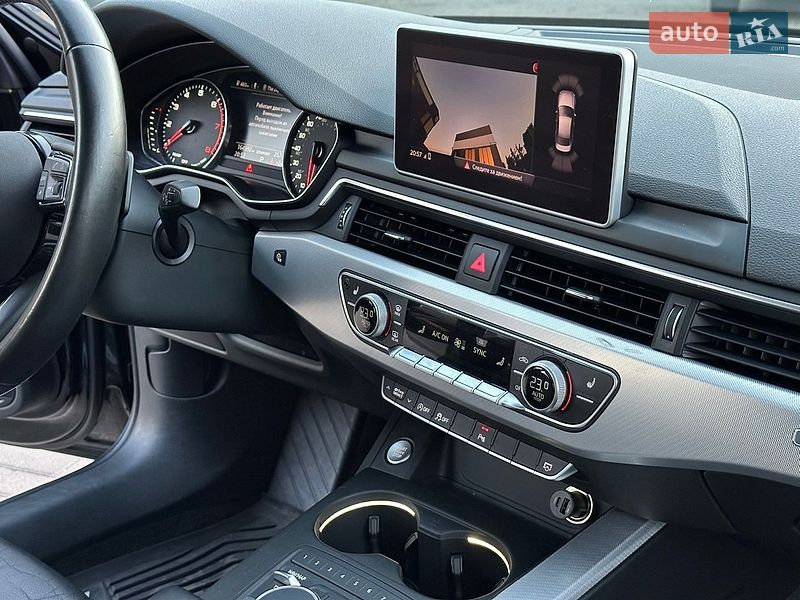Седан Audi A4 2016 в Ровно