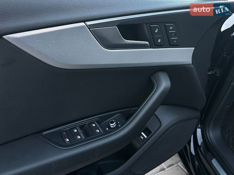 Седан Audi A4 2016 в Ровно
