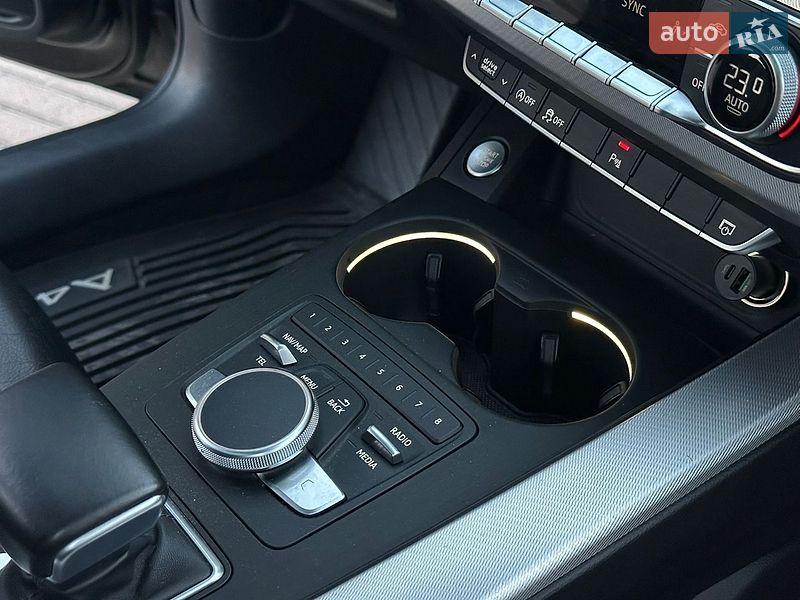 Седан Audi A4 2016 в Рівному