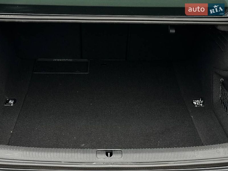Седан Audi A4 2023 в Черкассах