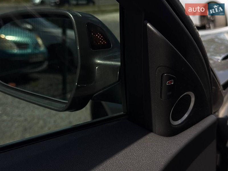 Седан Audi A4 2014 в Львові