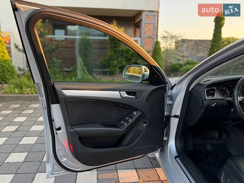 Седан Audi A4 2015 в Стрые