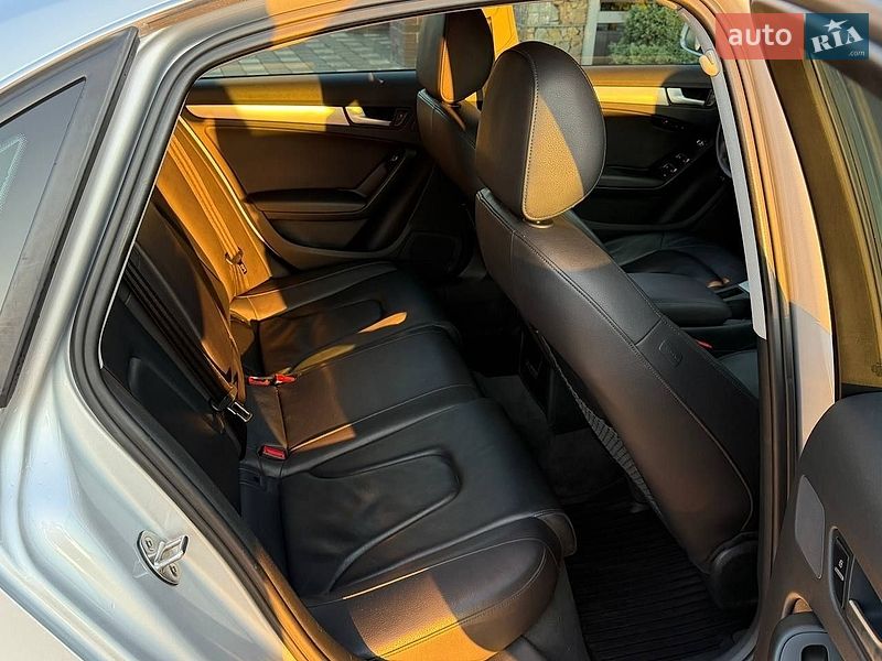 Седан Audi A4 2015 в Стрые