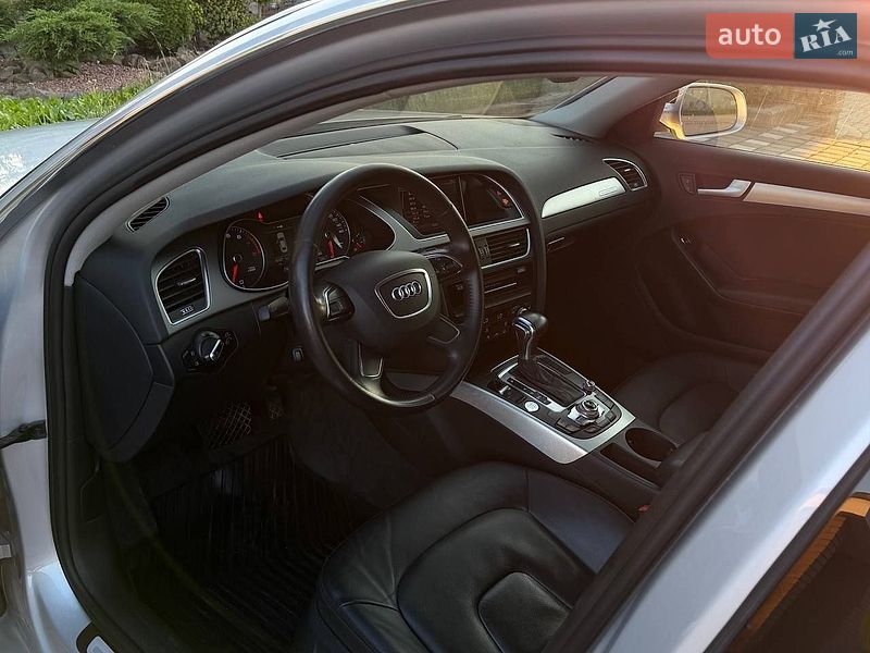 Седан Audi A4 2015 в Стрые