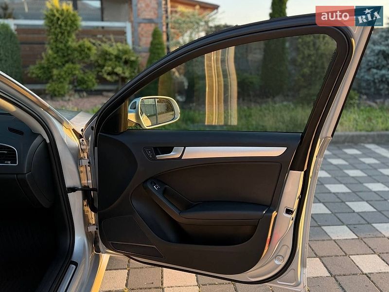 Седан Audi A4 2015 в Стрые