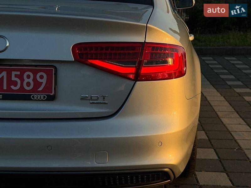 Седан Audi A4 2015 в Стрые