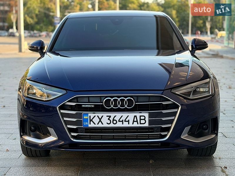 Седан Audi A4 2020 в Києві
