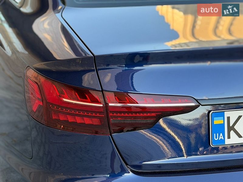 Седан Audi A4 2020 в Києві