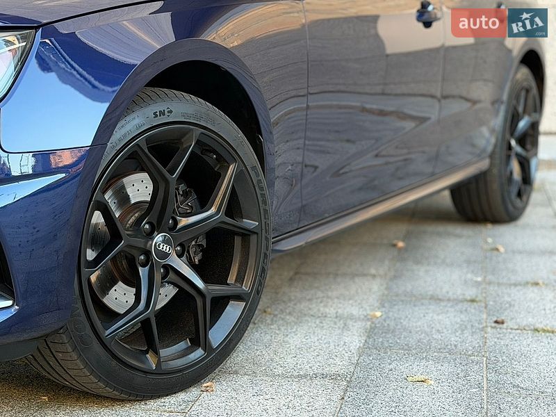 Седан Audi A4 2020 в Києві