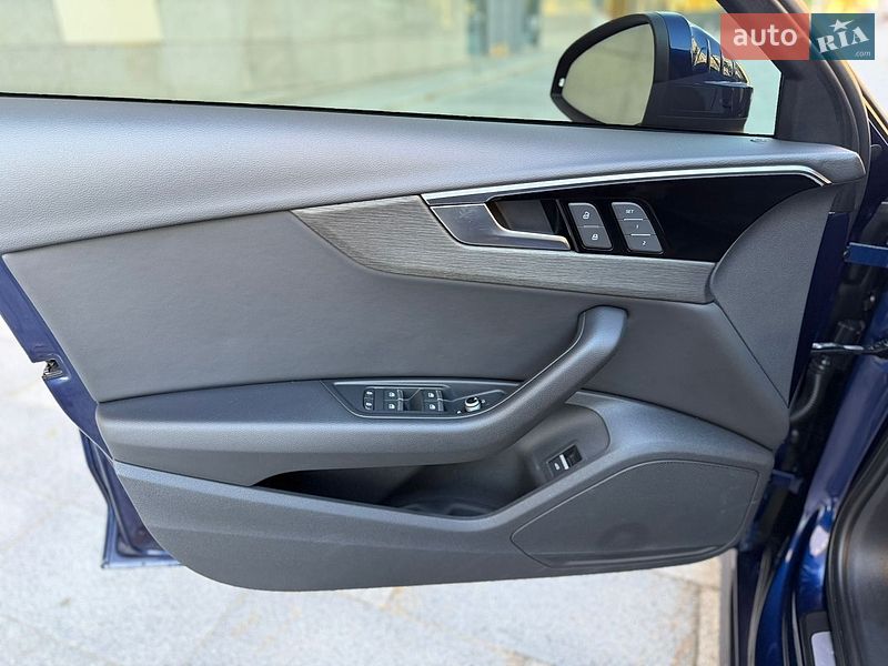 Седан Audi A4 2020 в Києві