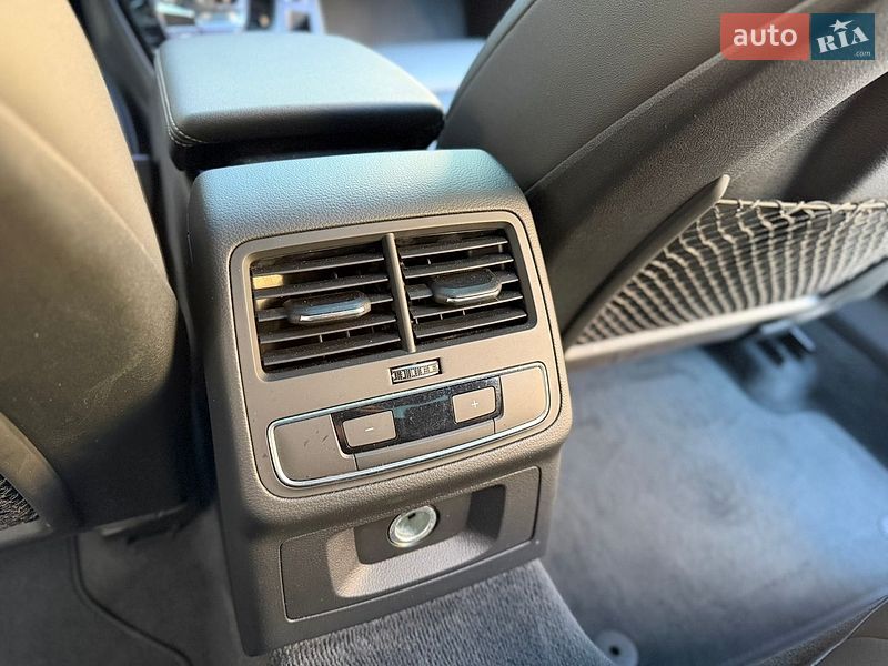 Седан Audi A4 2020 в Києві