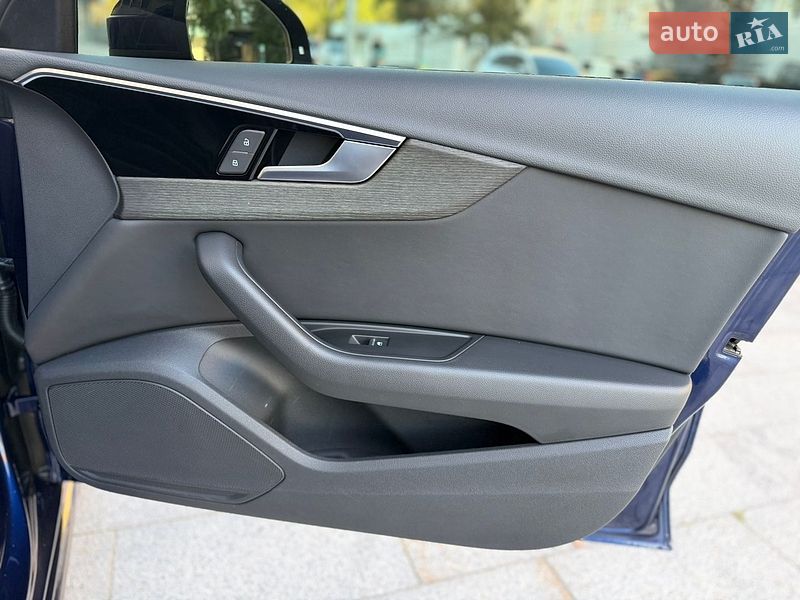 Седан Audi A4 2020 в Києві