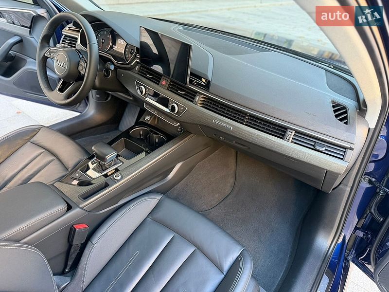 Седан Audi A4 2020 в Києві