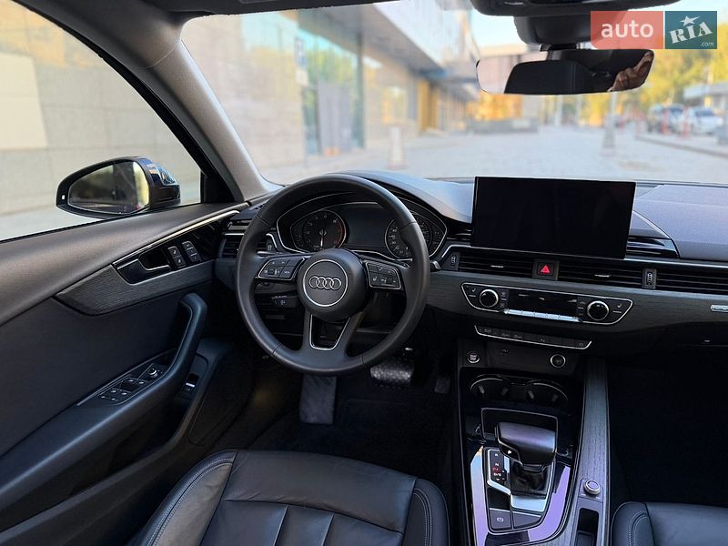 Седан Audi A4 2020 в Києві