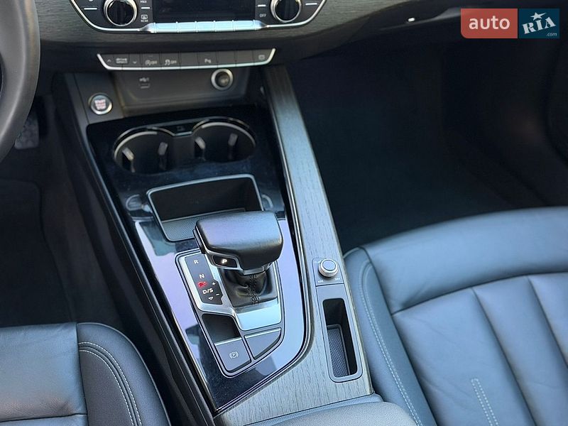 Седан Audi A4 2020 в Києві