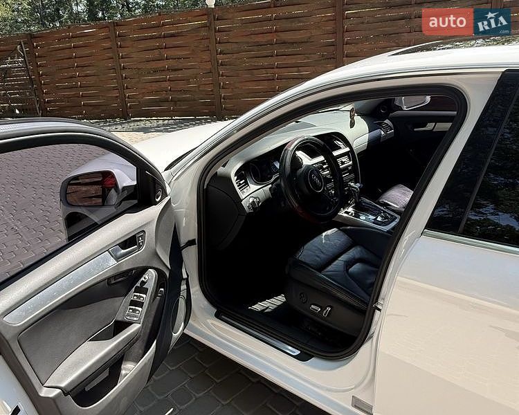 Седан Audi A4 2012 в Гайсину