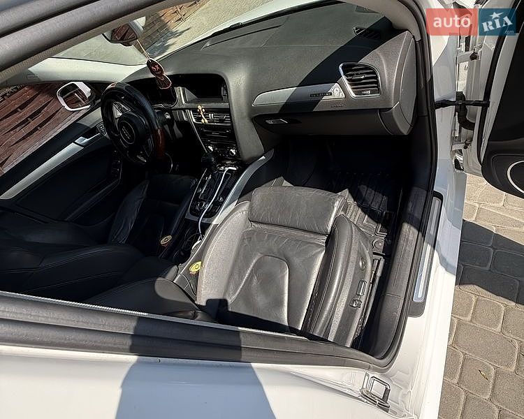 Седан Audi A4 2012 в Гайсину