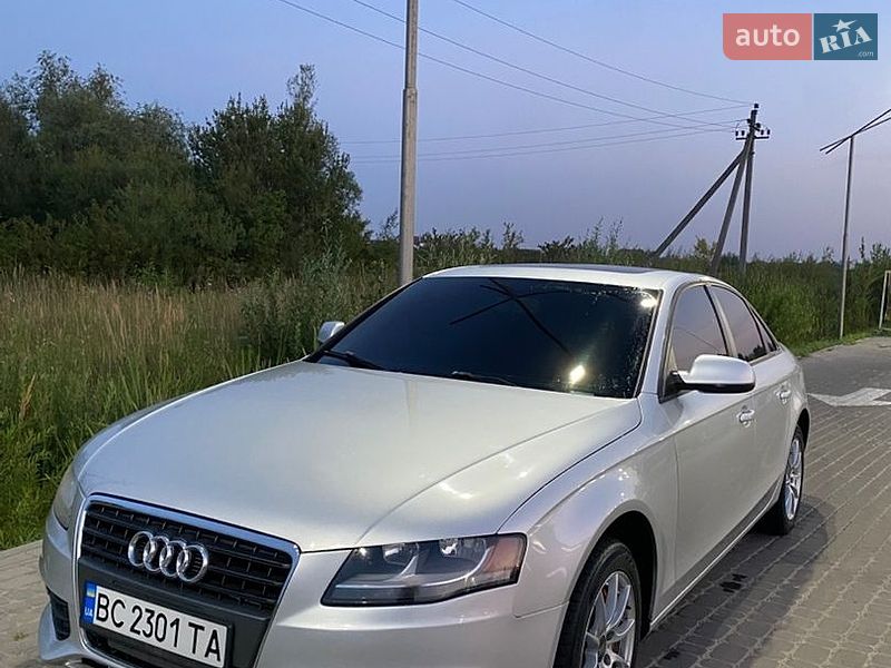 Седан Audi A4 2010 в Жовкве