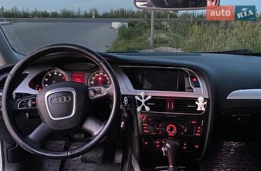 Седан Audi A4 2010 в Жовкве