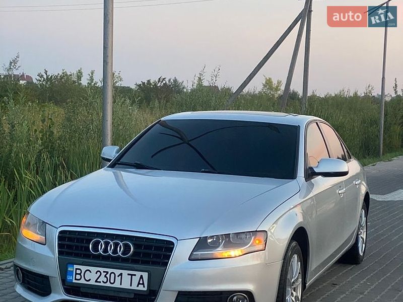 Седан Audi A4 2010 в Жовкве