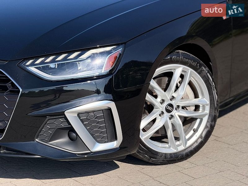 Седан Audi A4 2022 в Стрые