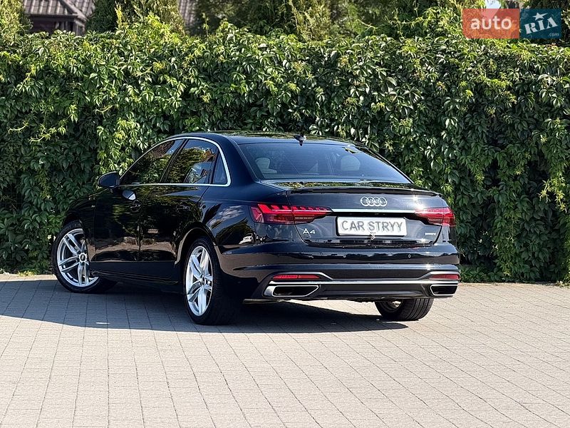 Седан Audi A4 2022 в Стрые