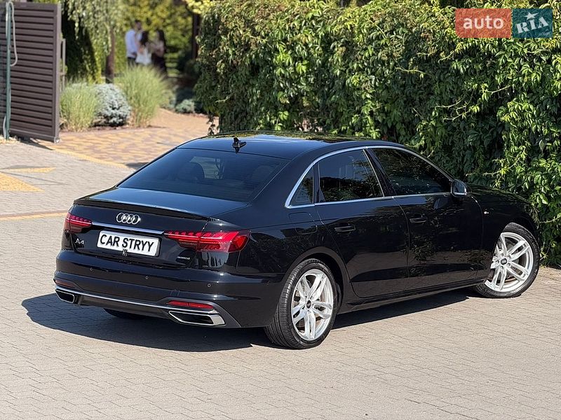 Седан Audi A4 2022 в Стрые