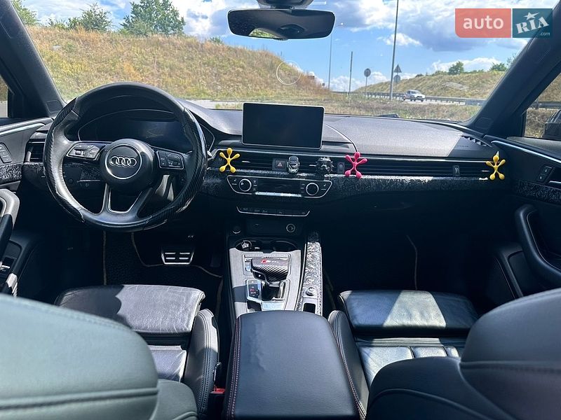 Седан Audi A4 2017 в Полтаві