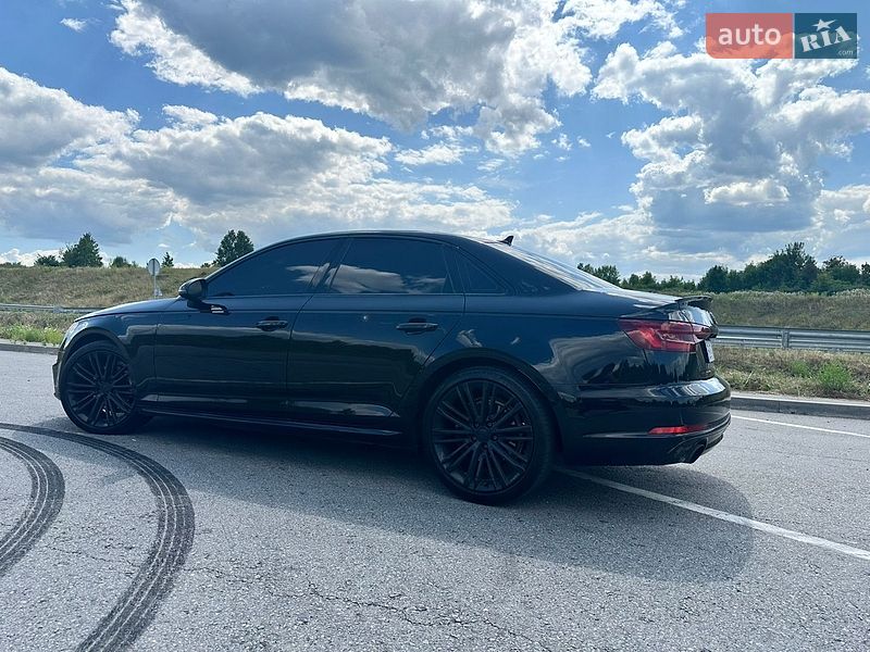 Седан Audi A4 2017 в Полтаві