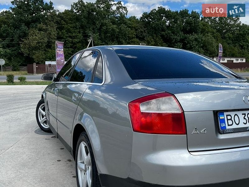 Седан Audi A4 2004 в Борщеве