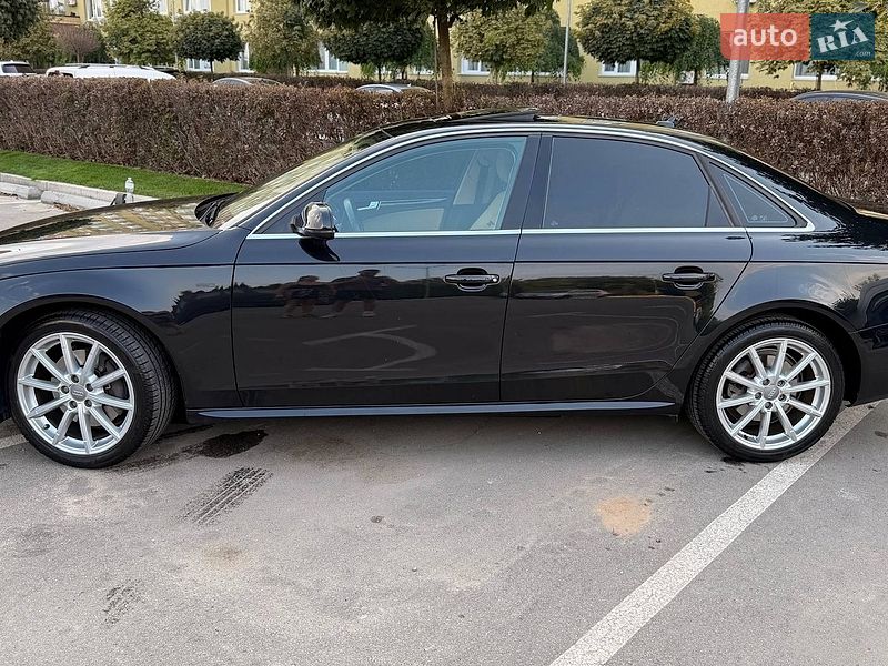 Седан Audi A4 2013 в Києві