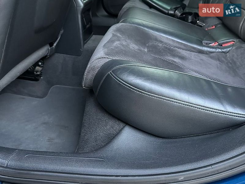 Седан Audi A4 2011 в Львові