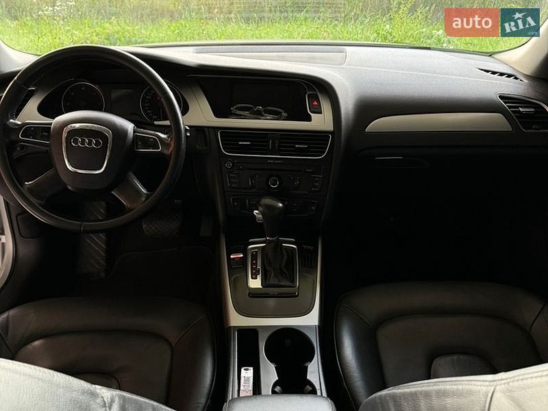 Седан Audi A4 2010 в Львові